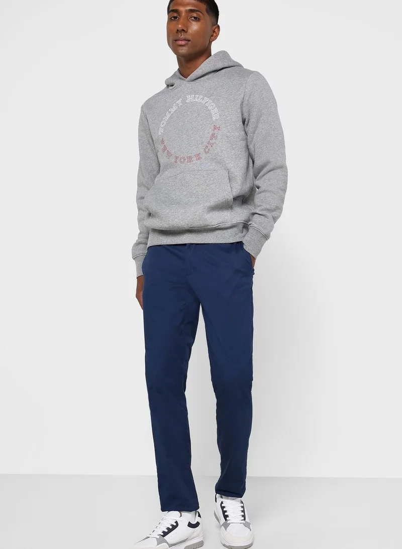 تومي هيلفيغر هودي مزين بشعار الماركة