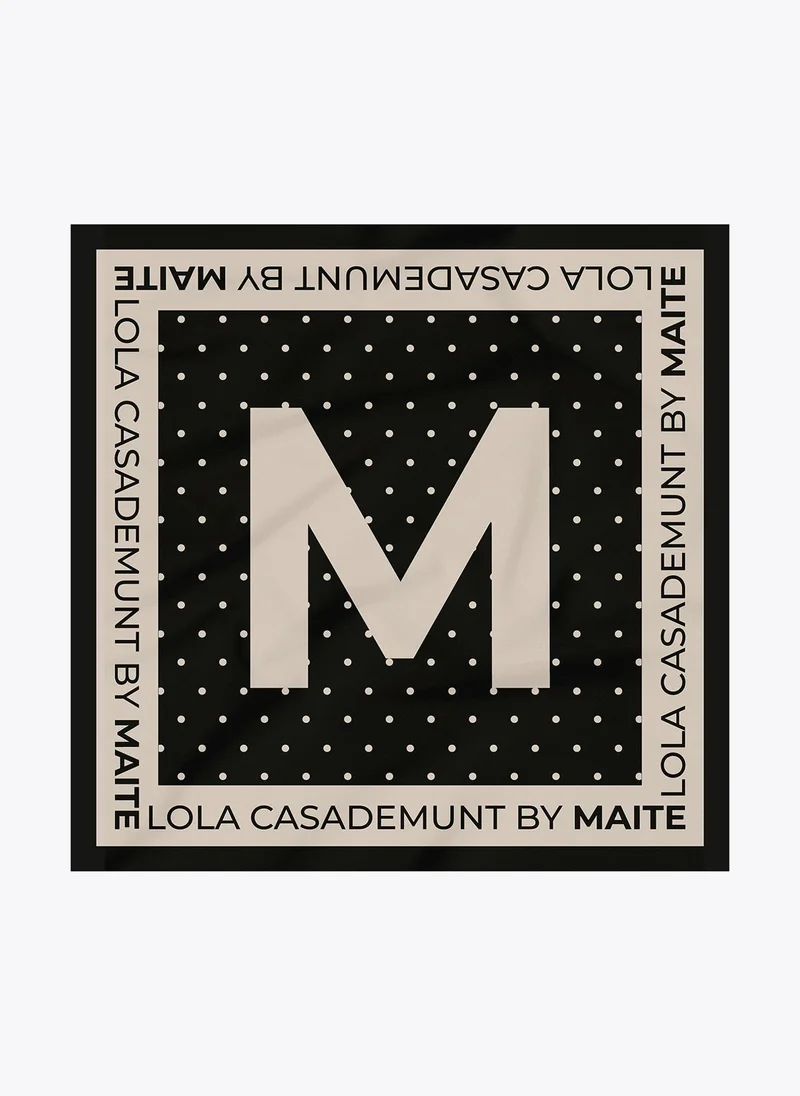 لولا كساديمونت وشاح حرف  بنقاط البولكا