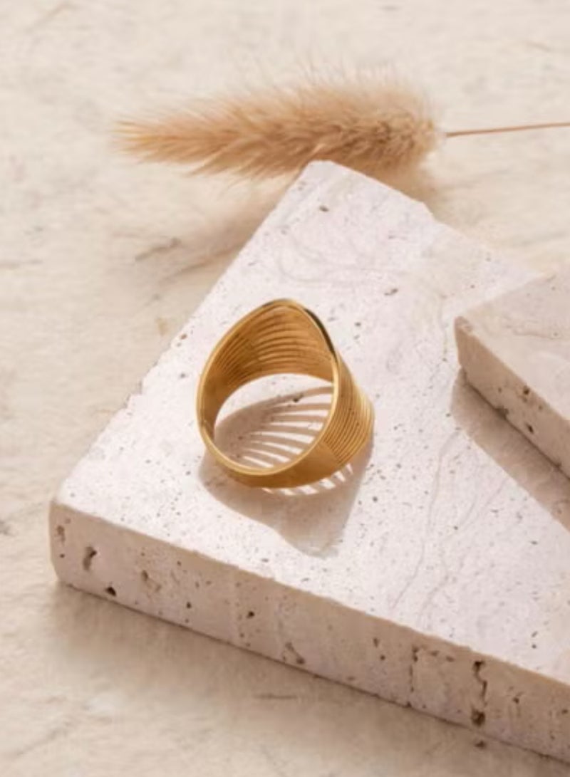 Casual collection Elegant & High Quality Stainless Steel Gold Plated Ring Size 7 - Image 5