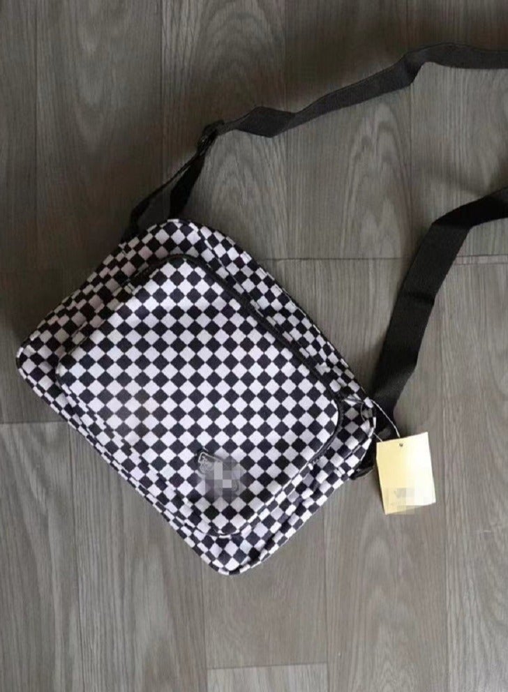 فانز حقيبة كتف فانس بايل باللون الأسود والأبيض - Image 1