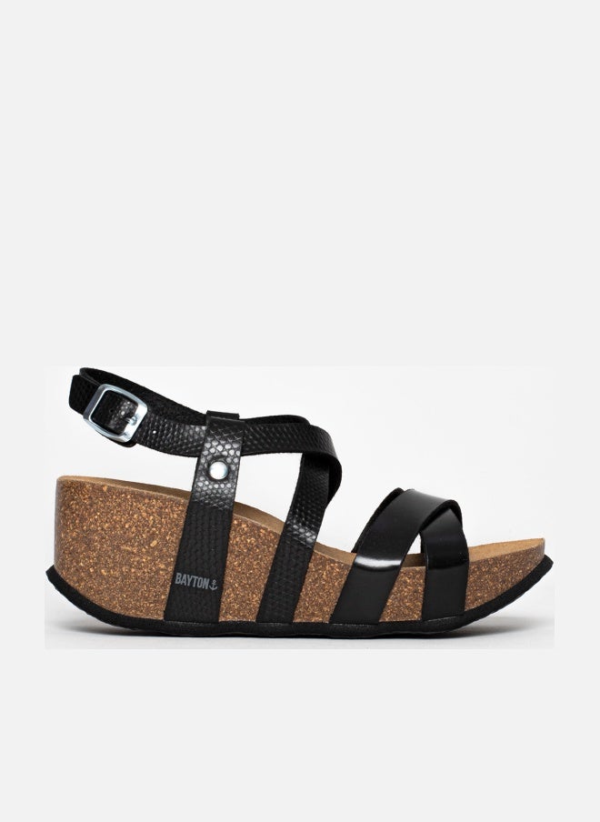 BAYTON صنادل بالماس سوداء بكعب عريض - Image 1