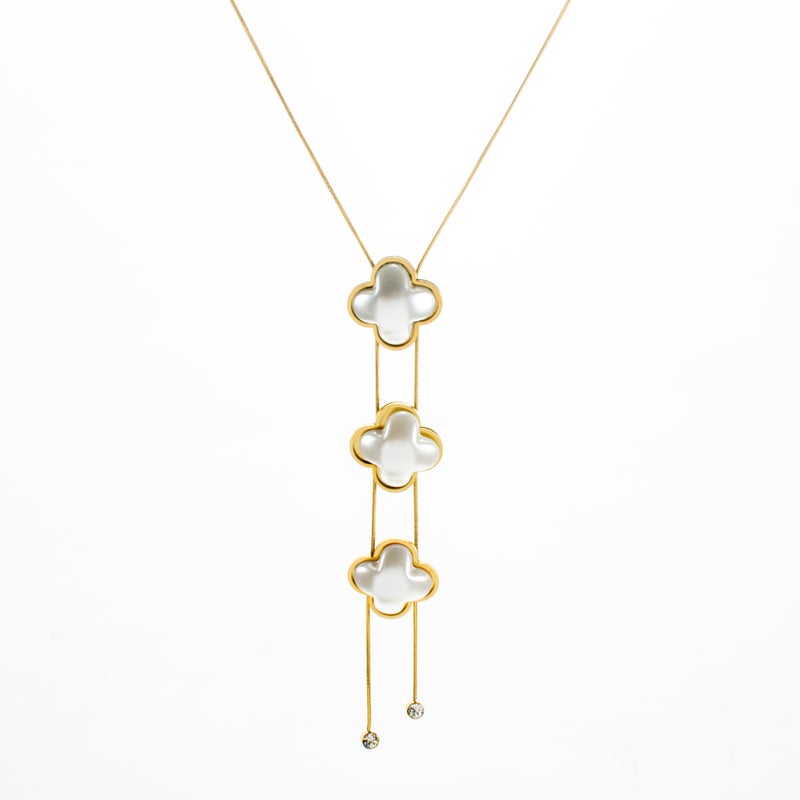 سلسلة أستانليس ستيل ذهبي مع دلاية شكل زهرة البرسيم بيضاء - Image 1