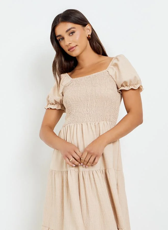 ستايلي فستان طويل بطبقات وياقة مربعة