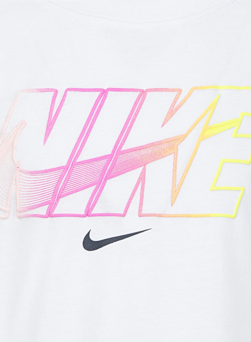 نايكي شورت رياضي للأطفال مع حذاء رياضي - Image 4