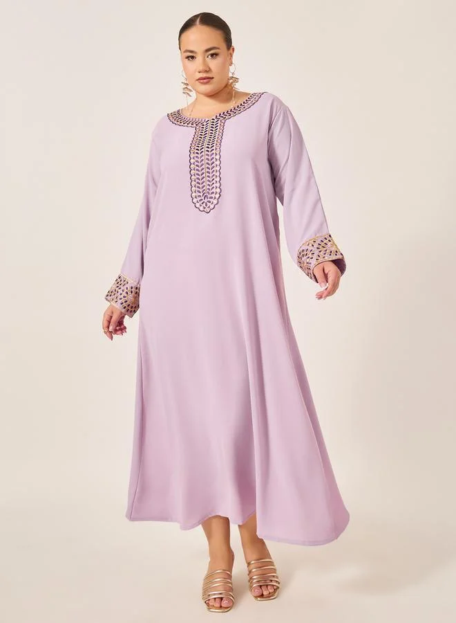 أميرة Plus Size Embroidered Round Neck Jalabiya