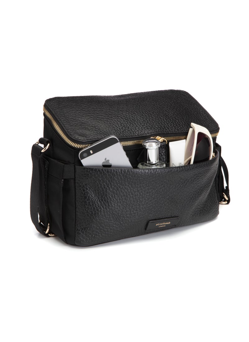 storksak Alyssa Stroller Bag Black and Gold  - Image 4