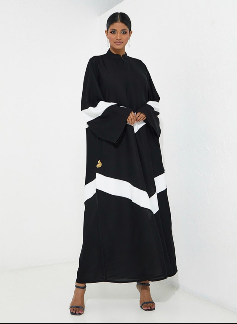 Rosette Abaya Closed Abaya with White Line Crossing  - Image 3