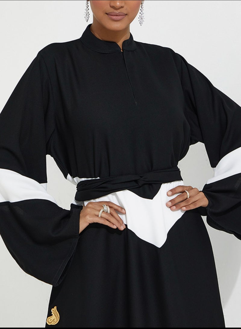 Rosette Abaya Closed Abaya with White Line Crossing  - Image 2