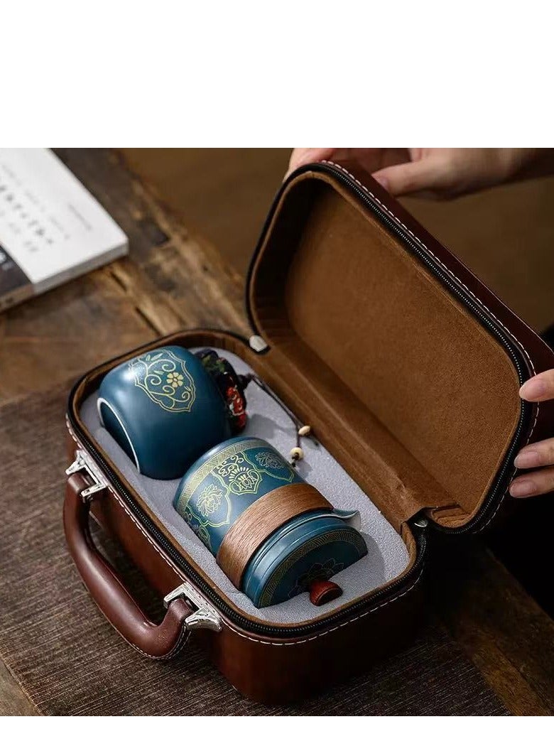 جوسكوين طقم شاي محمول، طقم إبريق شاي خزفي، أكواب شاي خزفية للسفر، حقيبة جلدية محمولة، إبريق شاي واحد مع مكبس، 3 أكواب شاي صغيرة، علبة شاي واحدة، تصميم متكامل، مناسب للاستخدام في المنزل والمكتب والنزهات الخارجية والتخييم والفنادق. - Image 3