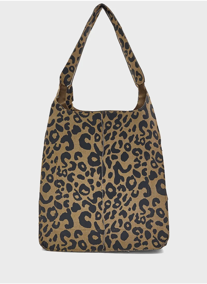 جينجر Oversized Leopard Print Tote Bag