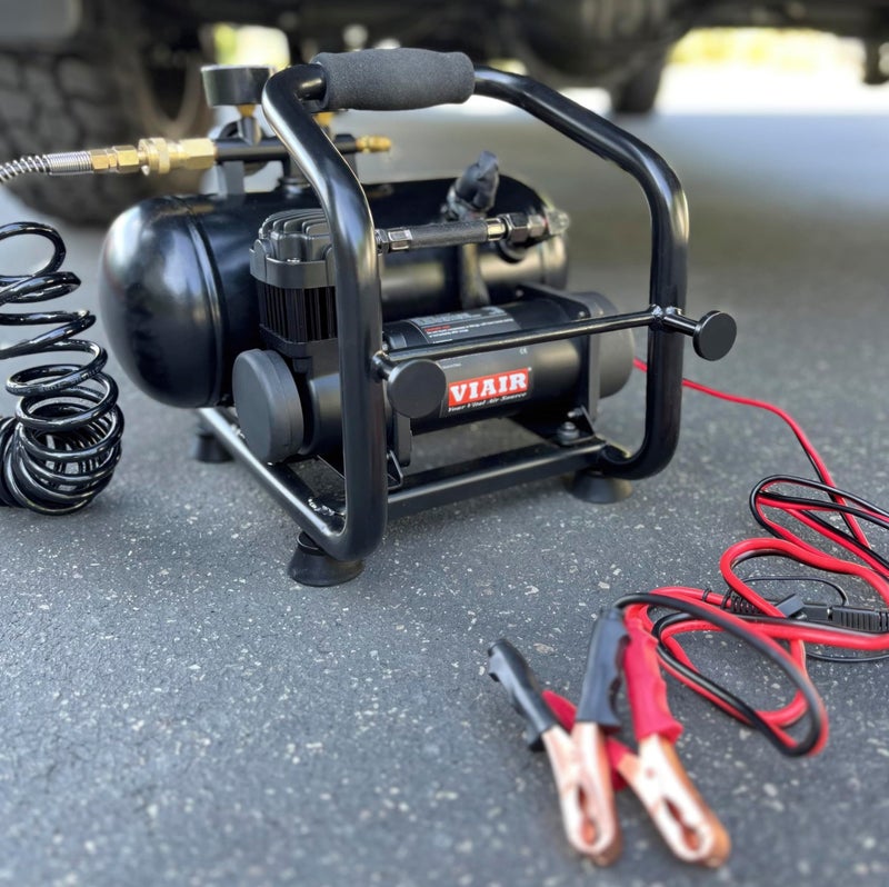 Viair ضاغط VIAIR 380C قابل للتوصيل والتشغيل، 12 فولت، خزان سعة 1.5 جالون، بضغط 200 PSI مع مشابك تمساح، للاستخدام في المسامير، أدوات الهواء، وضخ الإطارات - Image 3