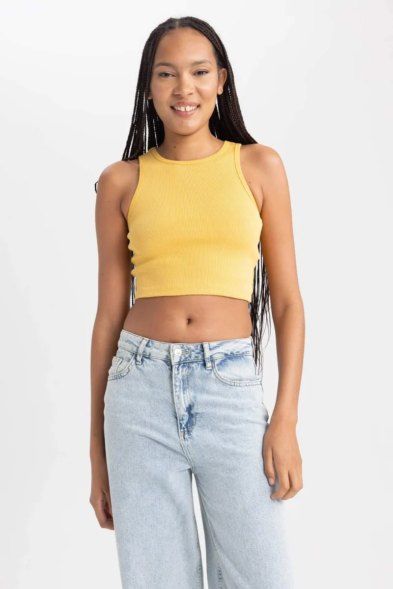 ديفاكتو Fitted Halter Neck Tank Top