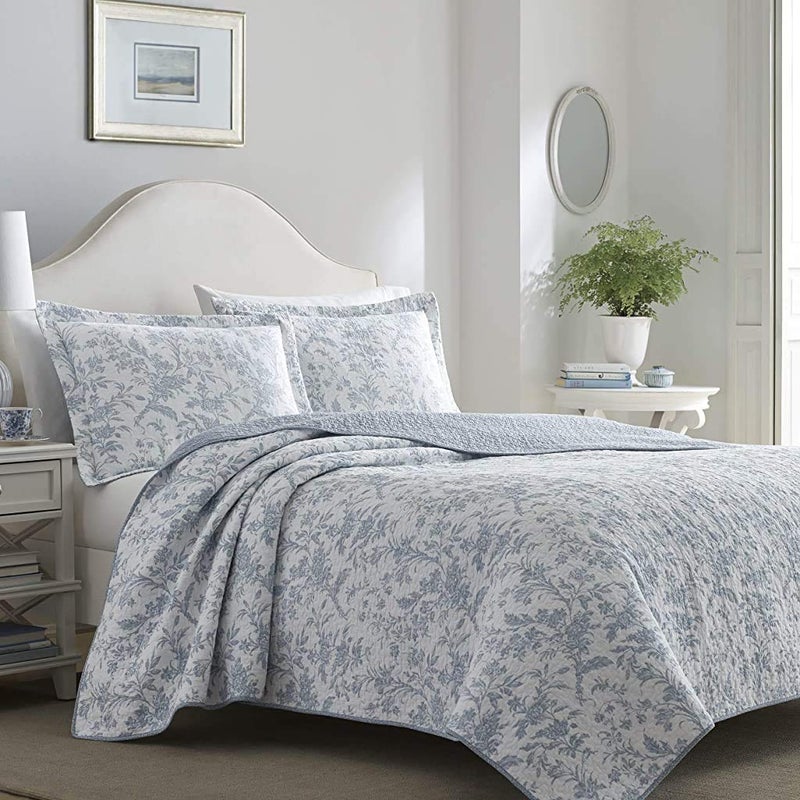 Laura Ashley Home - King Size Quilt Set, Cotton Reversible Bedding, Lightweight Home Decor for All Seasons (Spa Blue, King)
