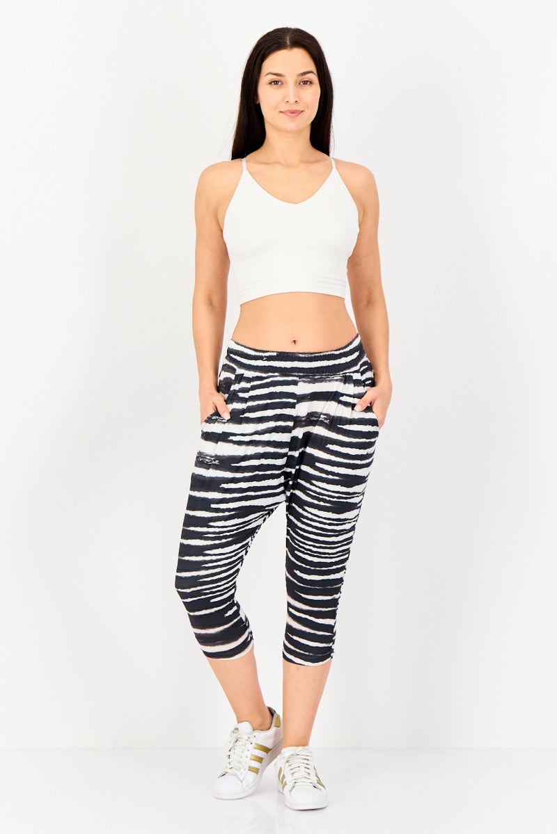 Nike Women Sportswear Fit Outdoor Pants, Multicolor - Image 4