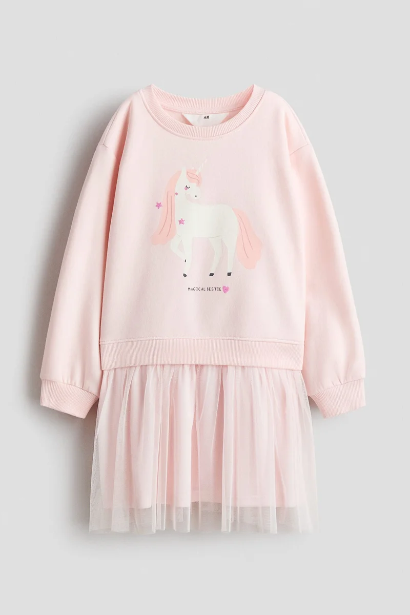 اتش اند ام فستان بنمط سويت-شيرت وتنورة من التول