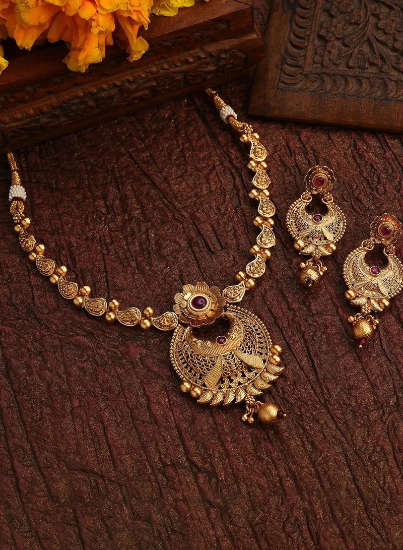 SOHI Gold Plated Designer Stone Necklace Set