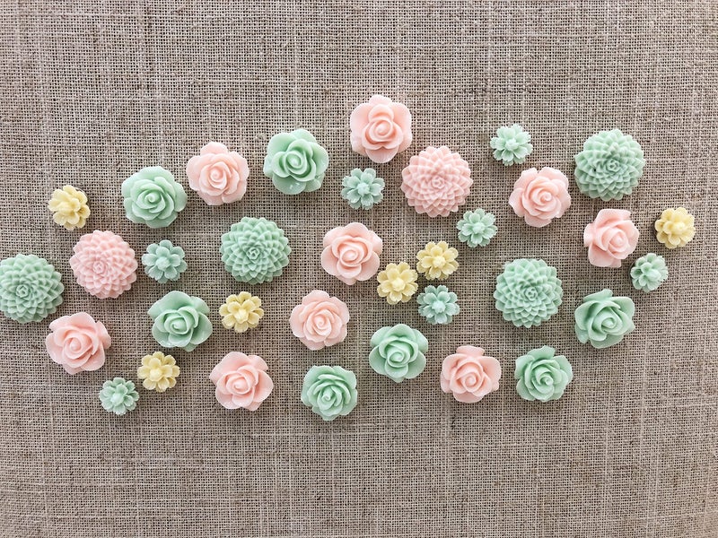 Temoyj 24Pcs Decorative Pushpins,Cork Board Tacks,Bulletin Board Tacks,Thumb Tack Decorative for CorkBoard, Office Organization or Home - Image 1