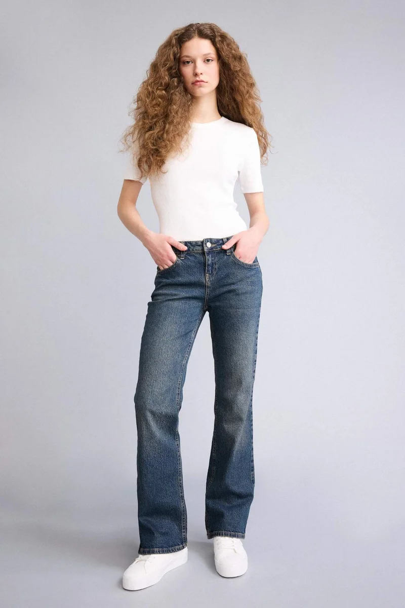 DeFacto Low-rise Flared Jeans