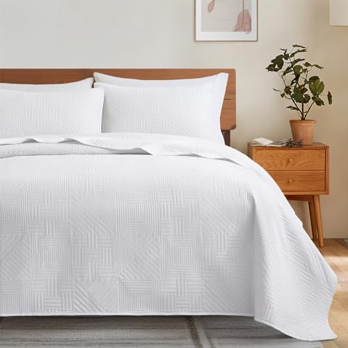 Lavsiry White Quilt King Size with Pillow Shams, Summer Soft Geometric Pattern Bedspread, 3 Pieces Lightweight Coverlet Bedding Set for All Seasons - Image 1