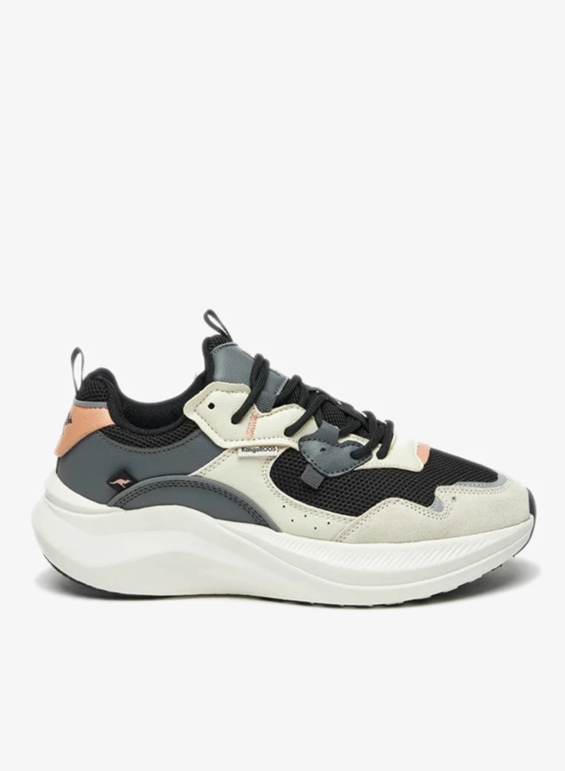 كانغاروس حذاء رياضي نسائي برباط وتفاصيل متباينة