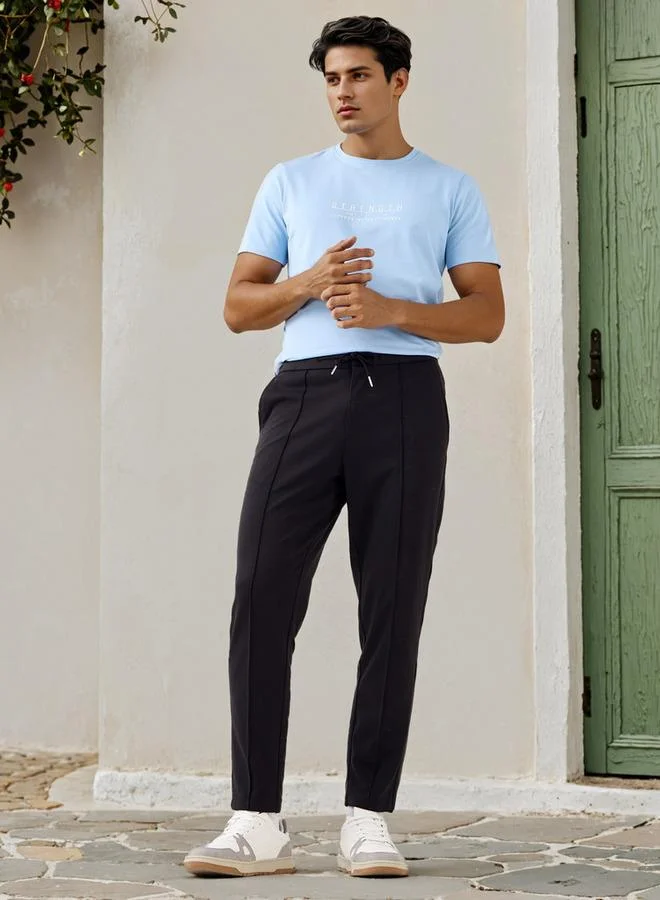 ايكونيك تيشيرت بيكيه بطبعة شعار أيقوني