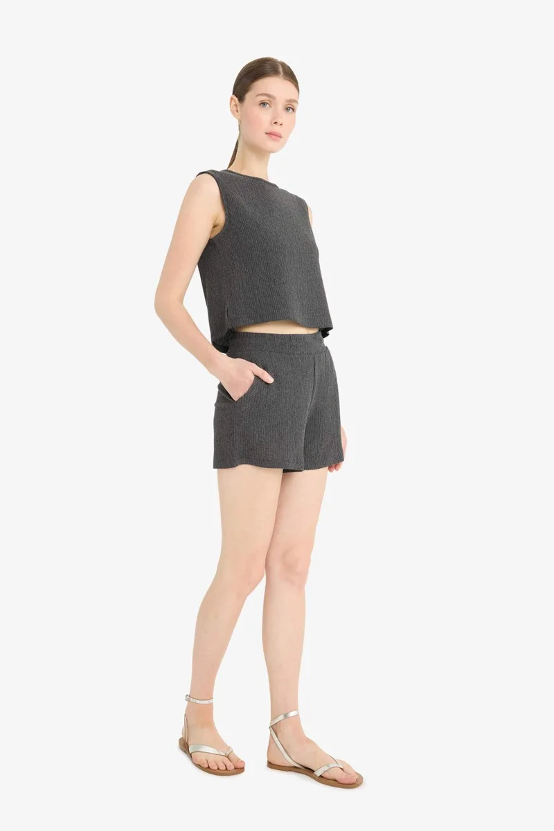 ديفاكتو Regular Fit Crepe Shorts
