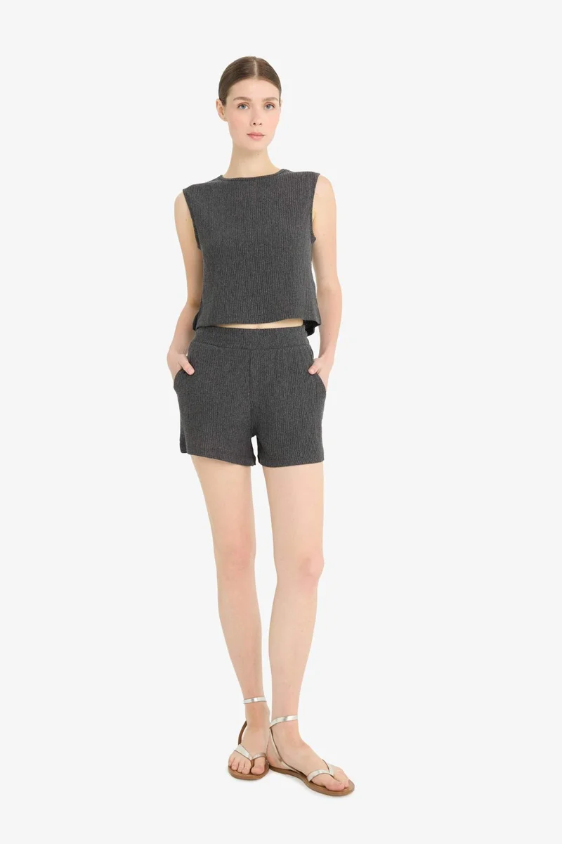 ديفاكتو Regular Fit Crepe Shorts