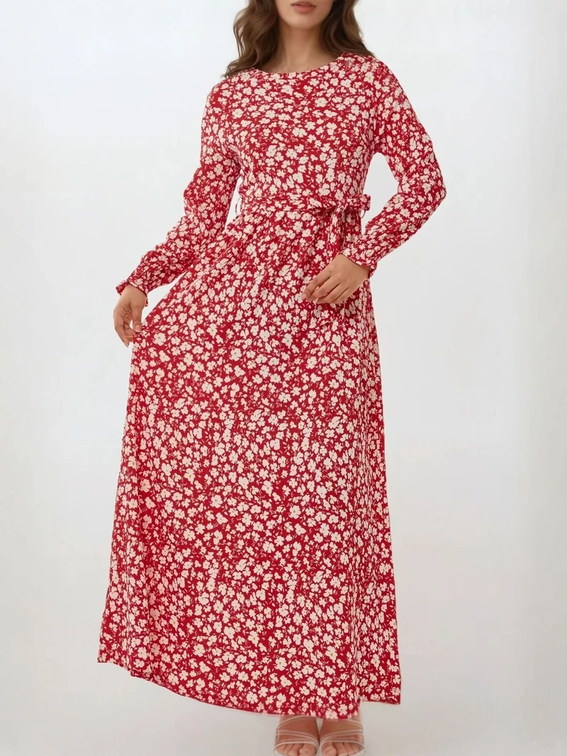 زوبعة فستان ماكسي بياقة دائرية مزهر مع حزام