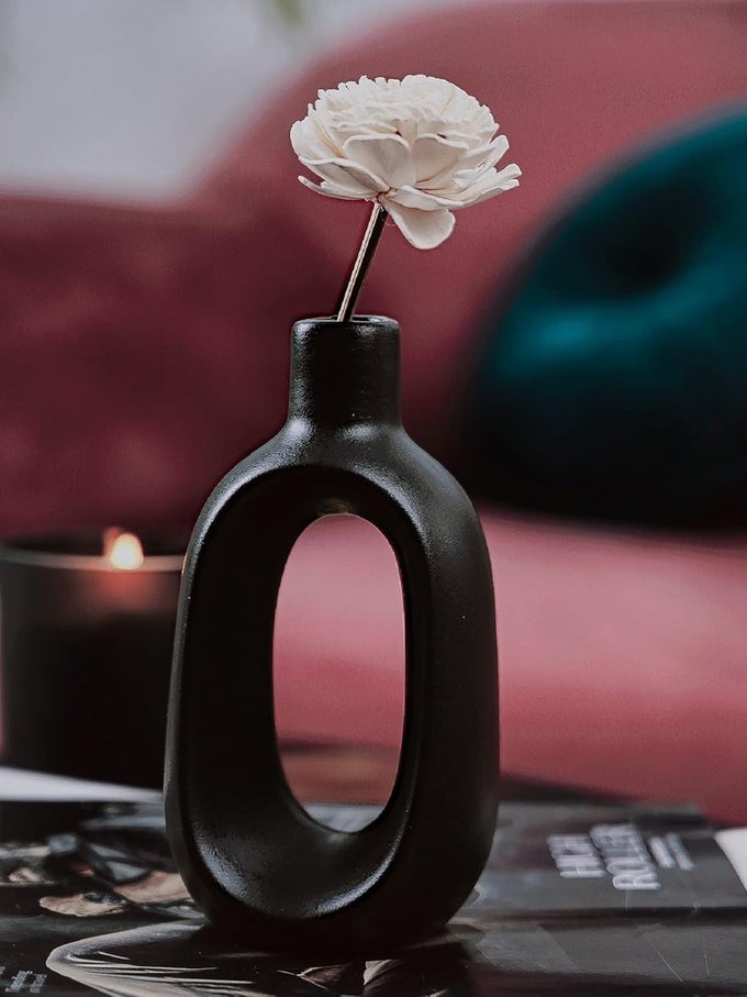 MODERN DECORATIVE KIEKO DONUT VASES FOR HOME DECOR CENTERPIECES KITCHEN OFFICE WITH UNIQUE QUALITY FOR HOME DECOR CENTER TABLE FLOWERS POT BEDROOM SIDE CORNERS BLACK6 INCH