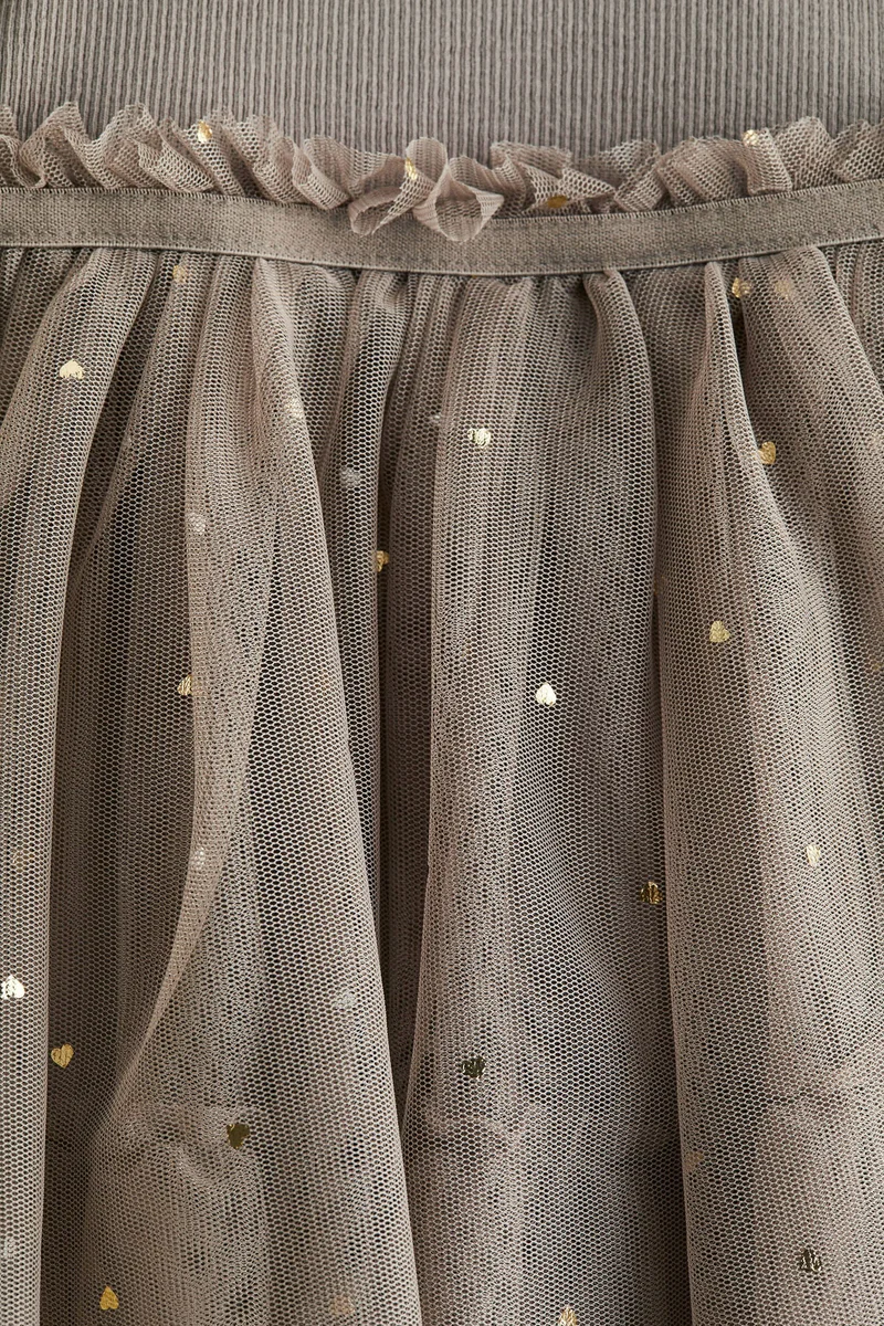 اتش اند ام فستان بتنورة من التويل