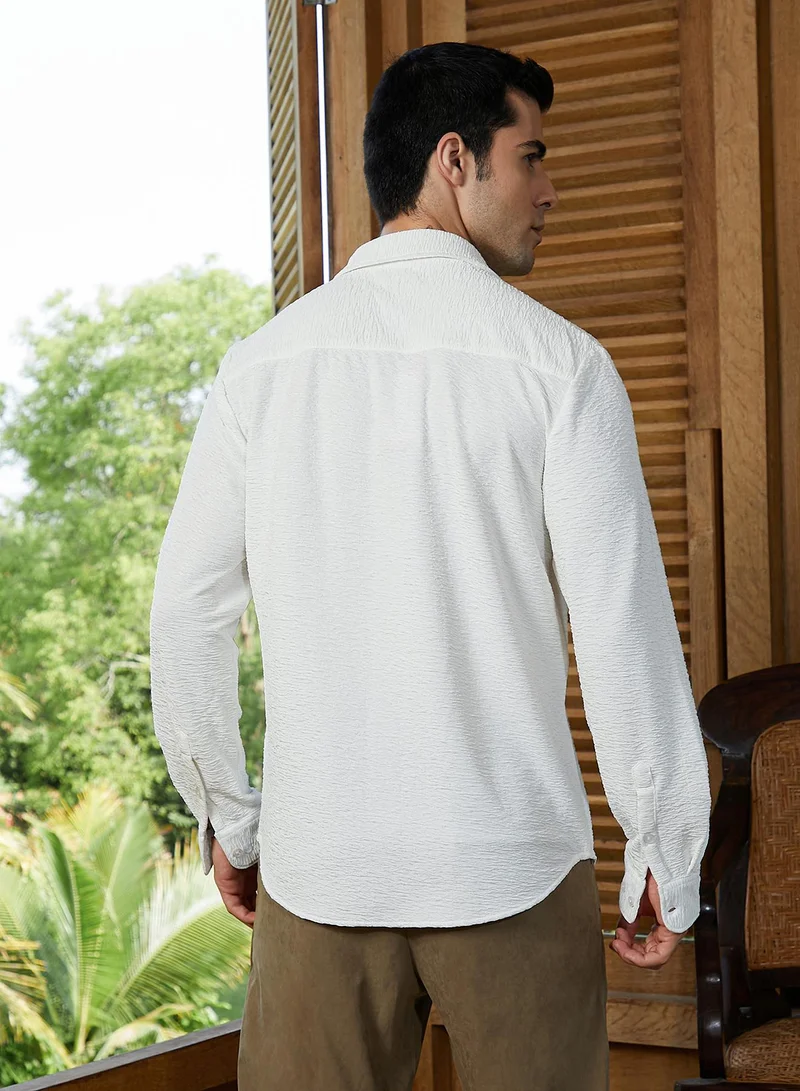 Campus Sutra Campus Sutra Men's Cream White Surf-Tactile Shirt For Casual Wear | Spread Collar | Long Cuffed Sleeves | Button Closure | Shirt Crafted With Comfort Fit For Everyday Wear