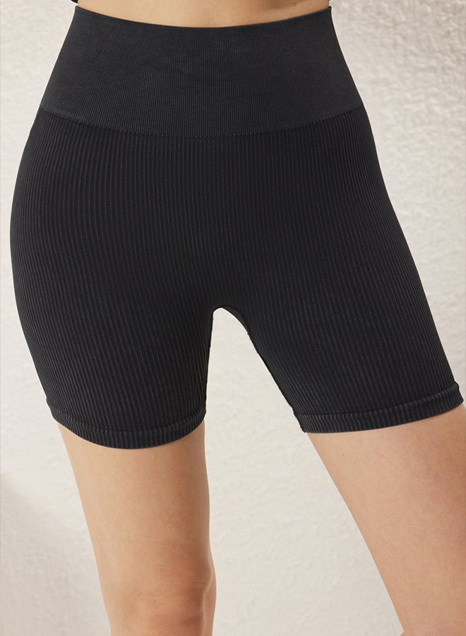 trendyol Black Seamless/Seamless Washed Knitted Toolingable Sports Shorts/Short Leggings - Image 3