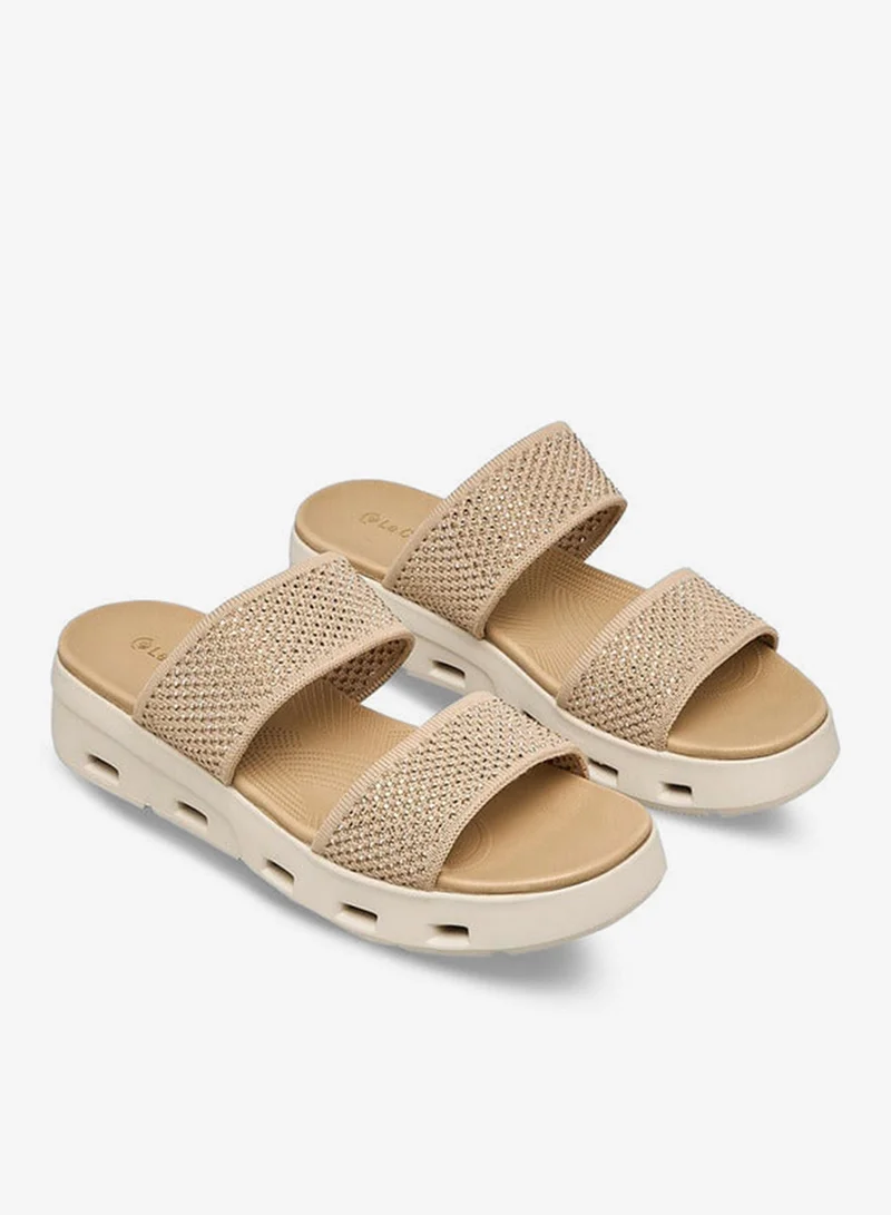 لو كونفورت صنادل نسائية مطرزة بتصميم فلاي نيت من تشكيلة رمضان
