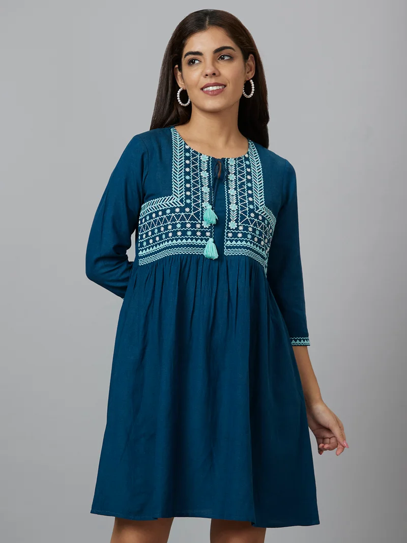 جلو باص Women Ethnic Motifs Tie-Up Neck Fit & Flare Ethnic Dress