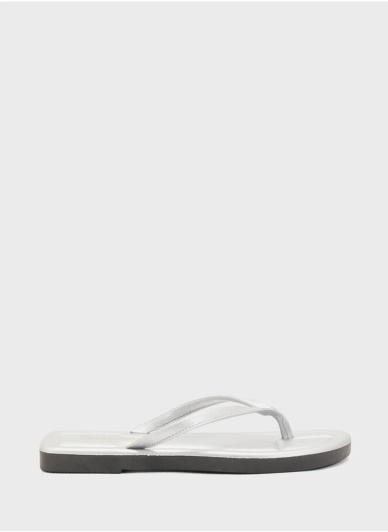 ايلا Thong Flat Sandal