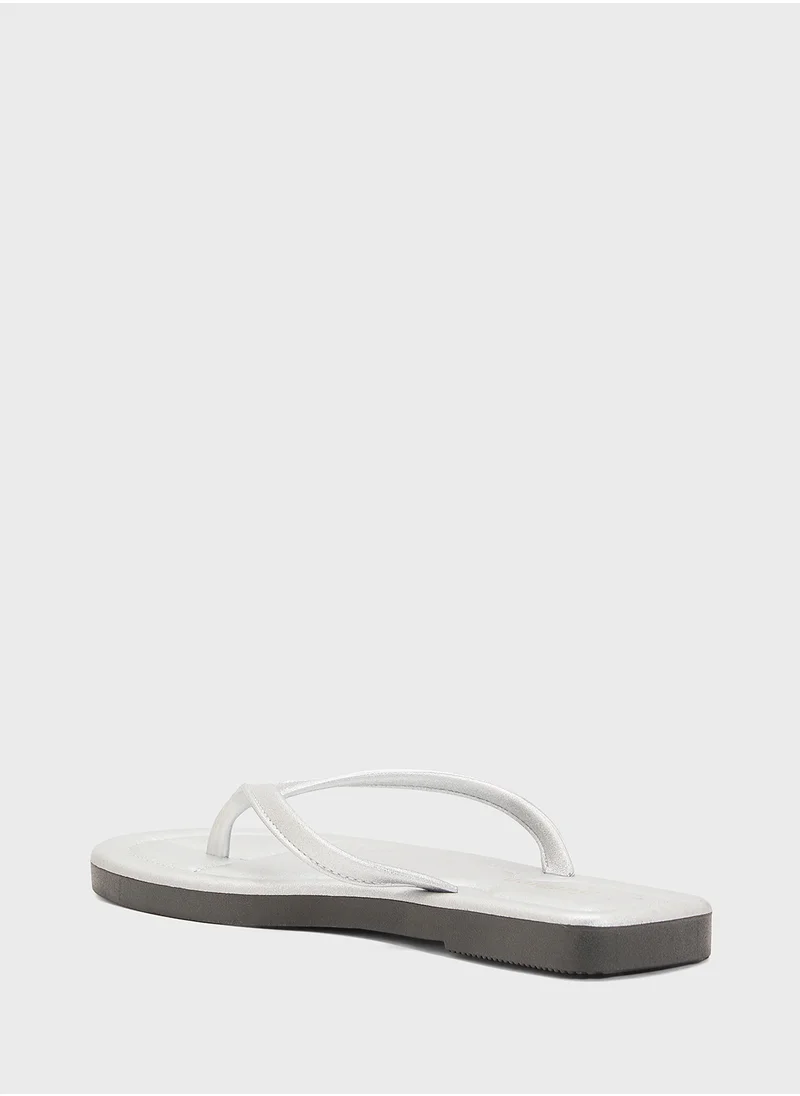 ايلا Thong Flat Sandal