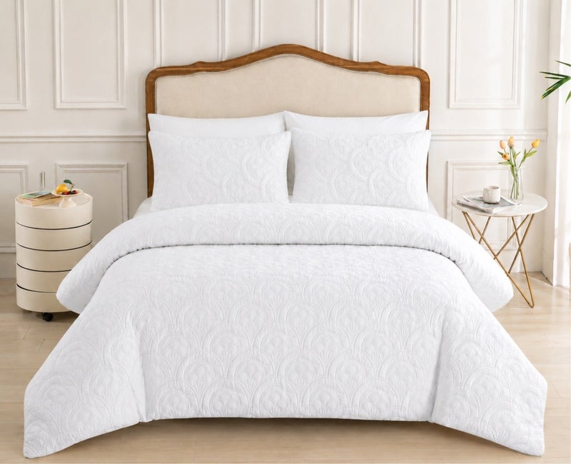 HOMETOPIA Luxury King Size 6-Piece Comforter Set 264×229 cm – Embossed Design, Ultra Soft & Breathable Fabric, Comfortable, All-Season Use, Premium Quality, Ideal for AC Rooms & Home Use in Saudi Arabia - Image 1