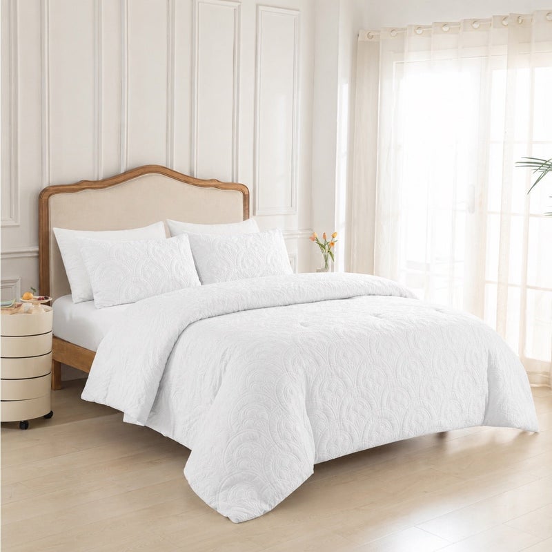 HOMETOPIA Luxury King Size 6-Piece Comforter Set 264×229 cm – Embossed Design, Ultra Soft & Breathable Fabric, Comfortable, All-Season Use, Premium Quality, Ideal for AC Rooms & Home Use in Saudi Arabia - Image 3