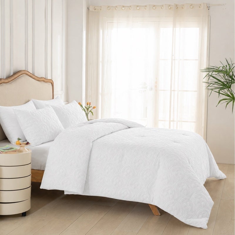 HOMETOPIA Luxury King Size 6-Piece Comforter Set 264×229 cm – Embossed Design, Ultra Soft & Breathable Fabric, Comfortable, All-Season Use, Premium Quality, Ideal for AC Rooms & Home Use in Saudi Arabia - Image 4