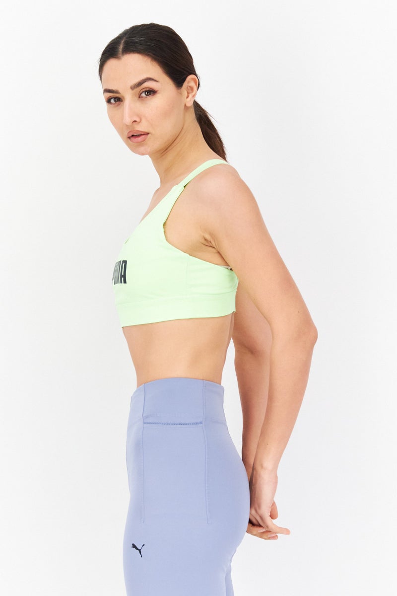 PUMA حمالة صدر رياضية مبطنة بشعار العلامة التجارية للنساء، أخضر - Image 2