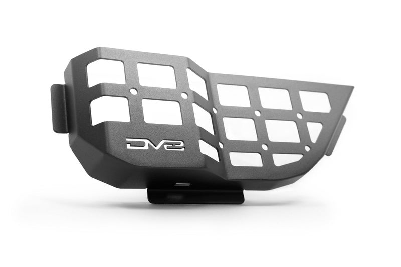 DV8 Offroad ألواح جيب DV8 Offroad Molle لجانب الباب الخلفي لسيارات جيب رانجلر JL من 2018-2025 و جيب غلادياتور JT من 2020-2025 | تصميم Molle يسمح بحلول متعددة لتركيب المعدات - Image 4