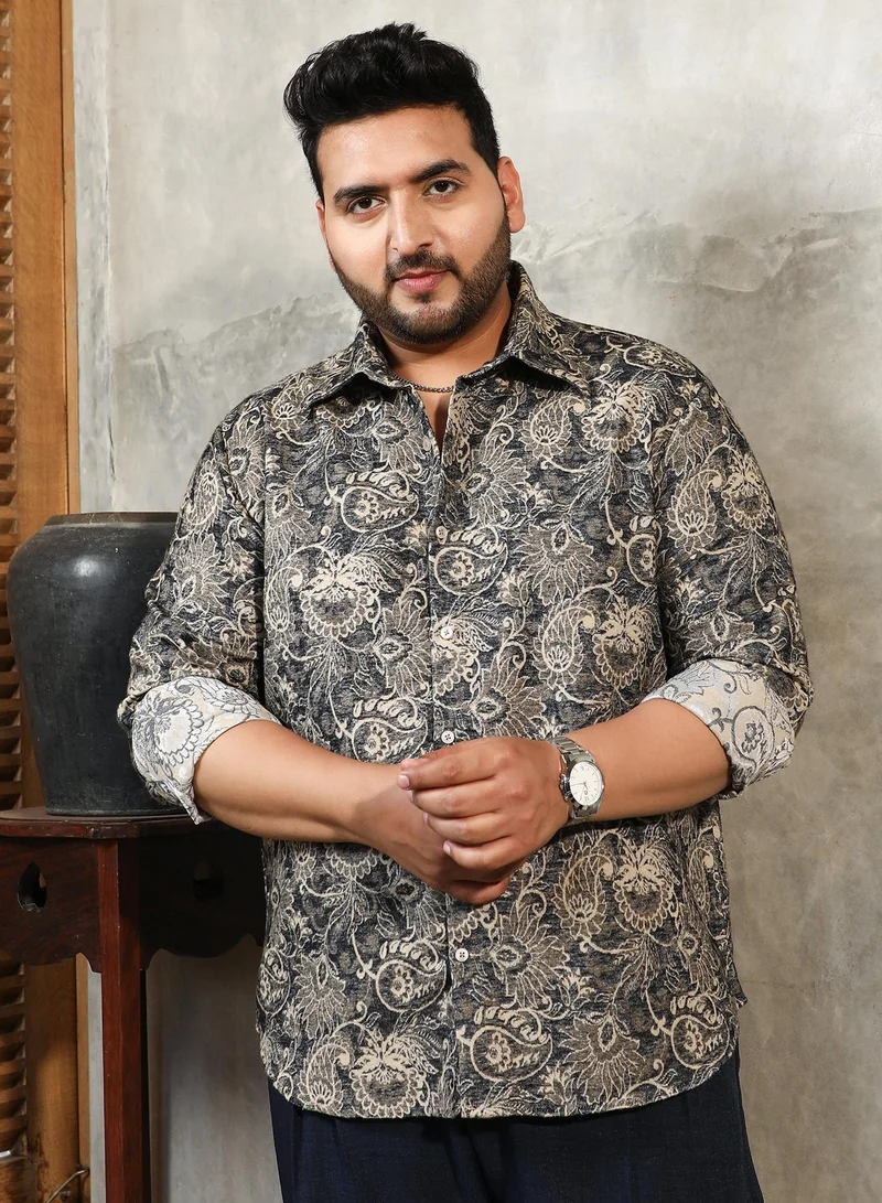 انستافاب بلس قميص رجالي كحلي بنقوش بيزلي بتصميم جاليريا للملابس الكاجوال بياقة سبيد وأكمام طويلة بأزرار مقاس كبير بتصميم مريح للارتداء اليومي