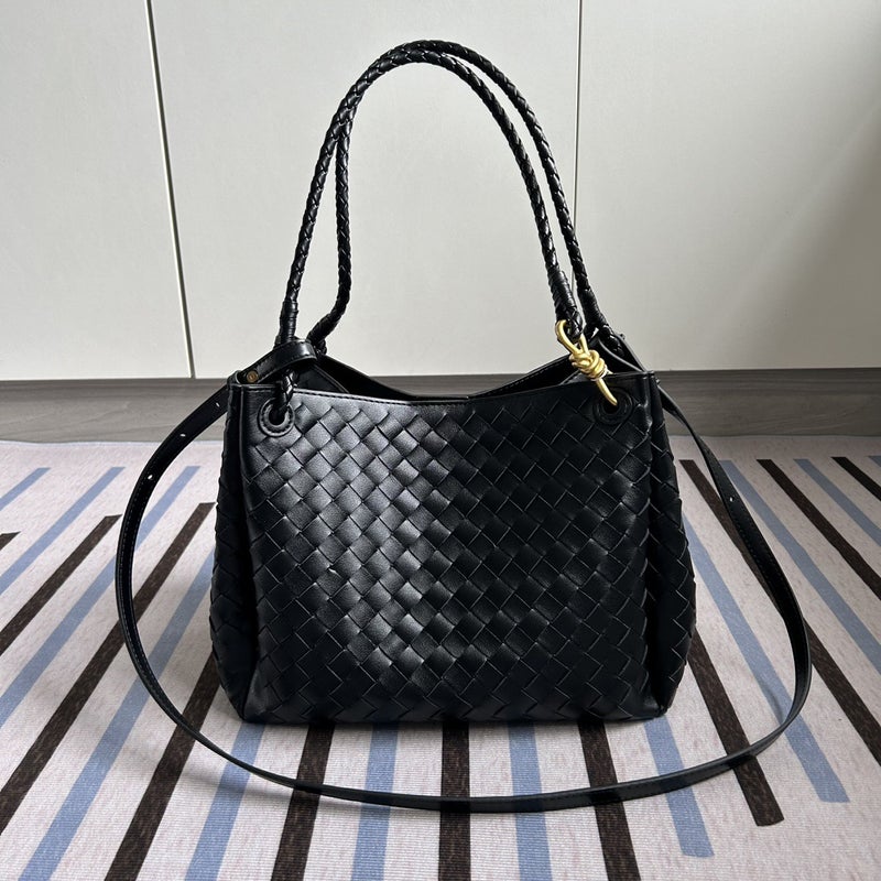 2025 Autumn/Winter Large Parachute Bag Fashionable Genuine Leather Women'S Bag Woven Handbag Single Shoulder Crossbody Bag - Image 1