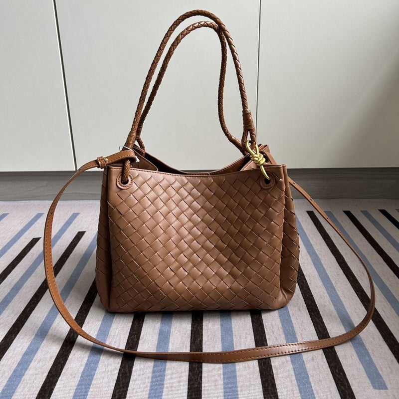 2025 Autumn/Winter Large Parachute Bag Fashionable Genuine Leather Women'S Bag Woven Handbag Single Shoulder Crossbody Bag - Image 3