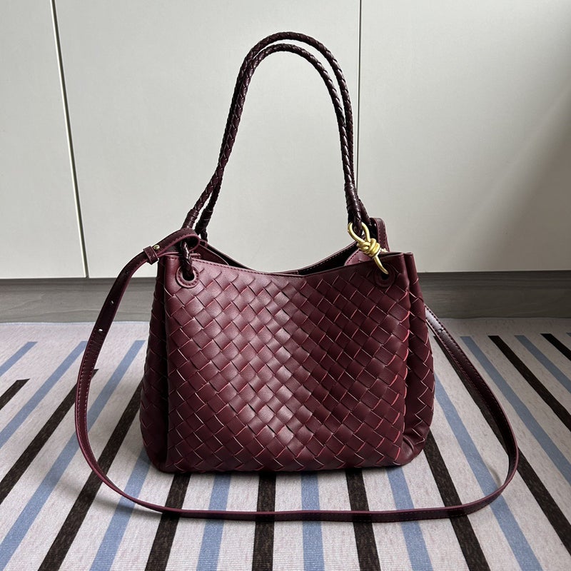 2025 Autumn/Winter Large Parachute Bag Fashionable Genuine Leather Women'S Bag Woven Handbag Single Shoulder Crossbody Bag - Image 4