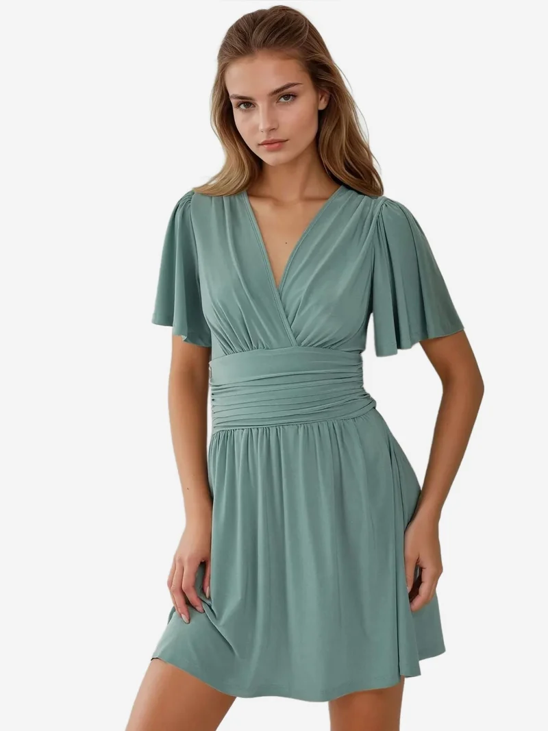 زوبعة فستان قصير بأكمام قصيرة وياقة على شكل حرف