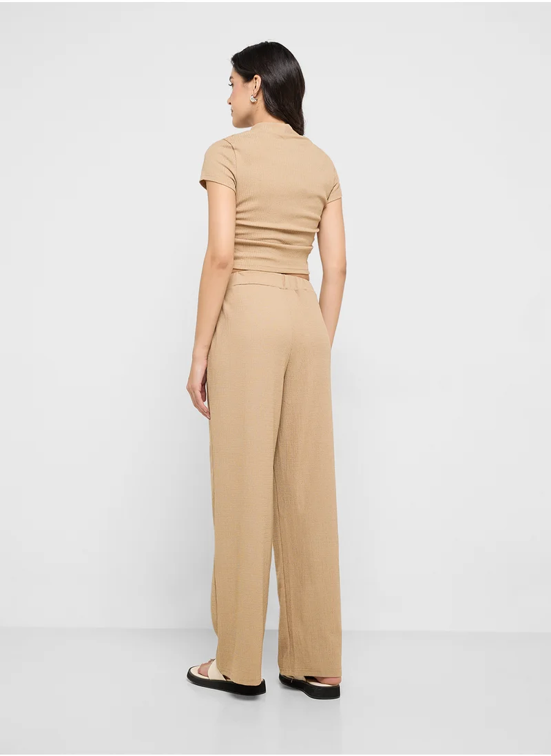 جينجر Fitted T-Shirt & Relaxed Fit Pant Lounge Set