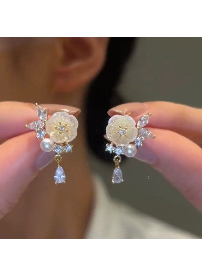 Goolsky French Pearl Flower Stud Earrings for Women – Luxury Vintage Minimalist Elegant Earrings, Pearl Flower Motifs S925 Silver Posts Hypoallergenic, Office Daily Weddings Eid Wear - Image 1