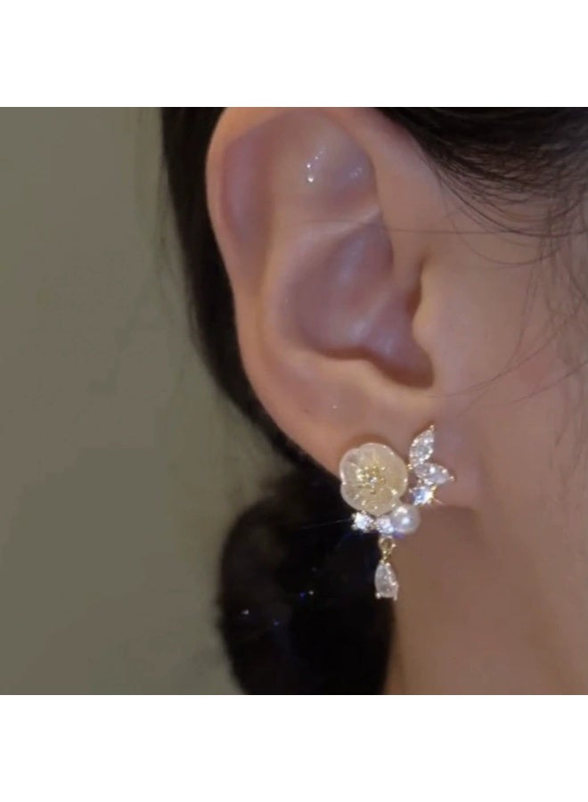 Goolsky French Pearl Flower Stud Earrings for Women – Luxury Vintage Minimalist Elegant Earrings, Pearl Flower Motifs S925 Silver Posts Hypoallergenic, Office Daily Weddings Eid Wear - Image 2