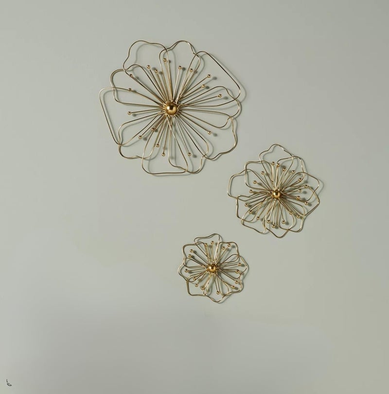 Bee Creative Gold Metal Wall Decor Three Piece Wall Art Metal Flower Wall Decor Sculpture For Living Room Bedroom Elegant Floral Hanging Home Decor (CIRCLE-WALL ART SET 3) - Image 2